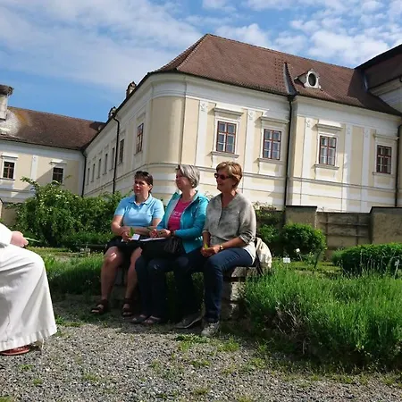 Jakob Kern Gastehaus Im Stift Geras